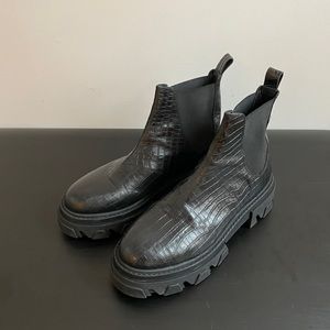 Sister x Soeur Pippa Boot in Matte Black Croc